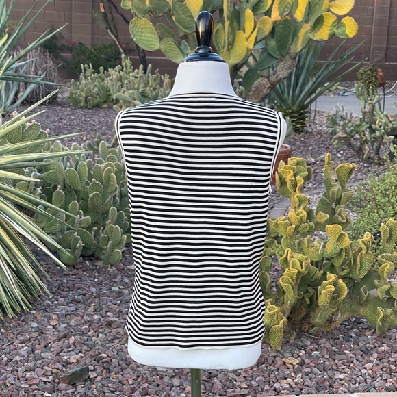 ANN TAYLOR CASUAL TOP - Picture 2 of 3